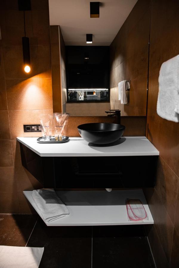 Apartamento Malux Ni Exterior foto